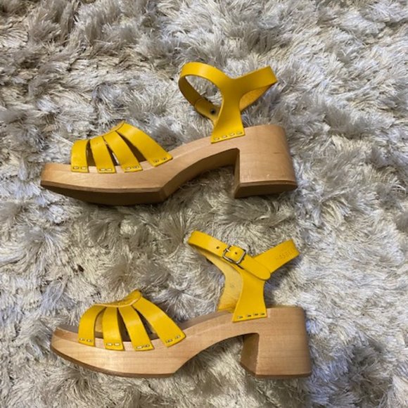 Swedish Hasbeens Heart Medallion Clogs Wooden Leather Sandals Size 40 (9) Yellow - Picture 6 of 10